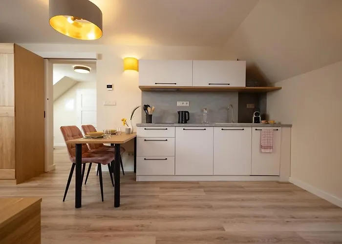 Kastiel Апартаменты Ladce