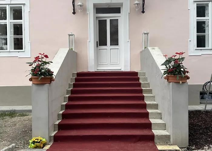 Апартаменты Kastiel Ladce